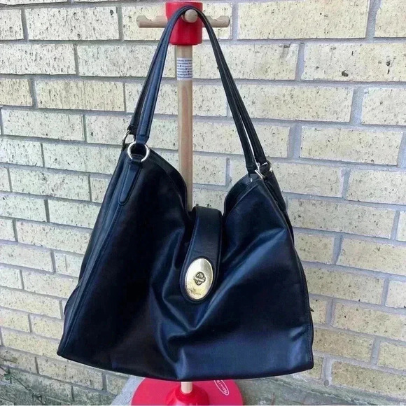 Coach solid black leather gold hardware 3 section shoulder bag purse - Picture 1 of 15